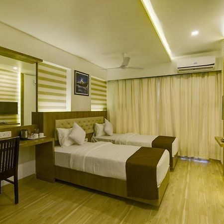 Crown Inn Panvel Exterior foto