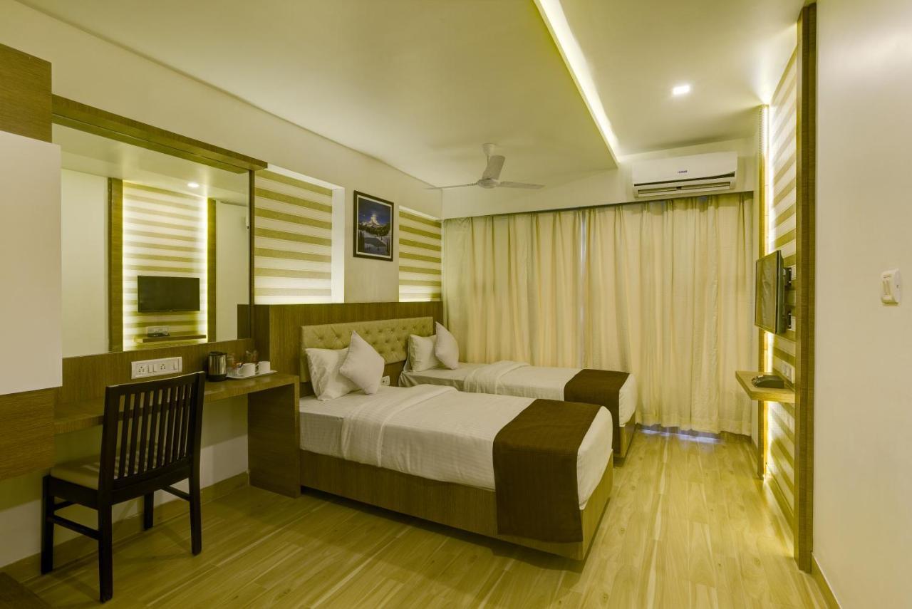 Crown Inn Panvel Exterior foto