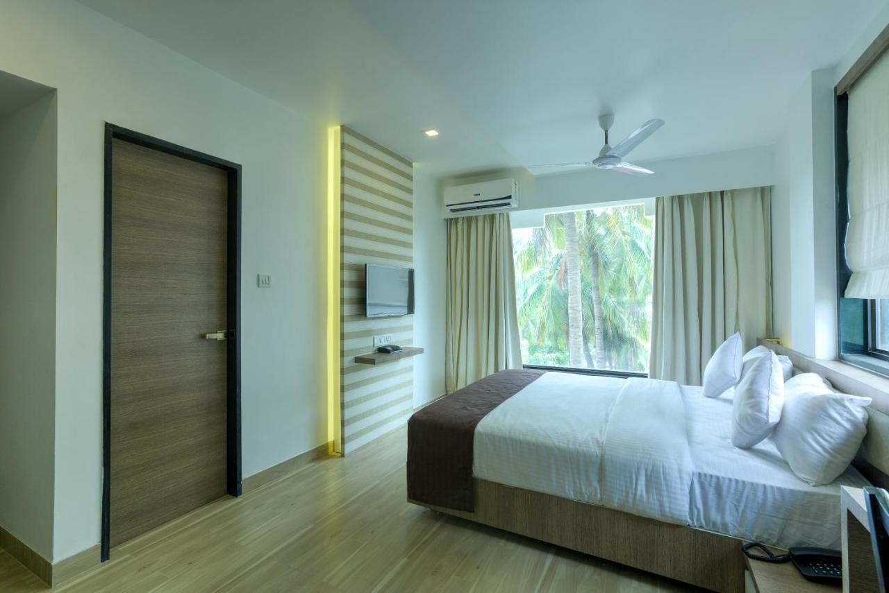 Crown Inn Panvel Exterior foto